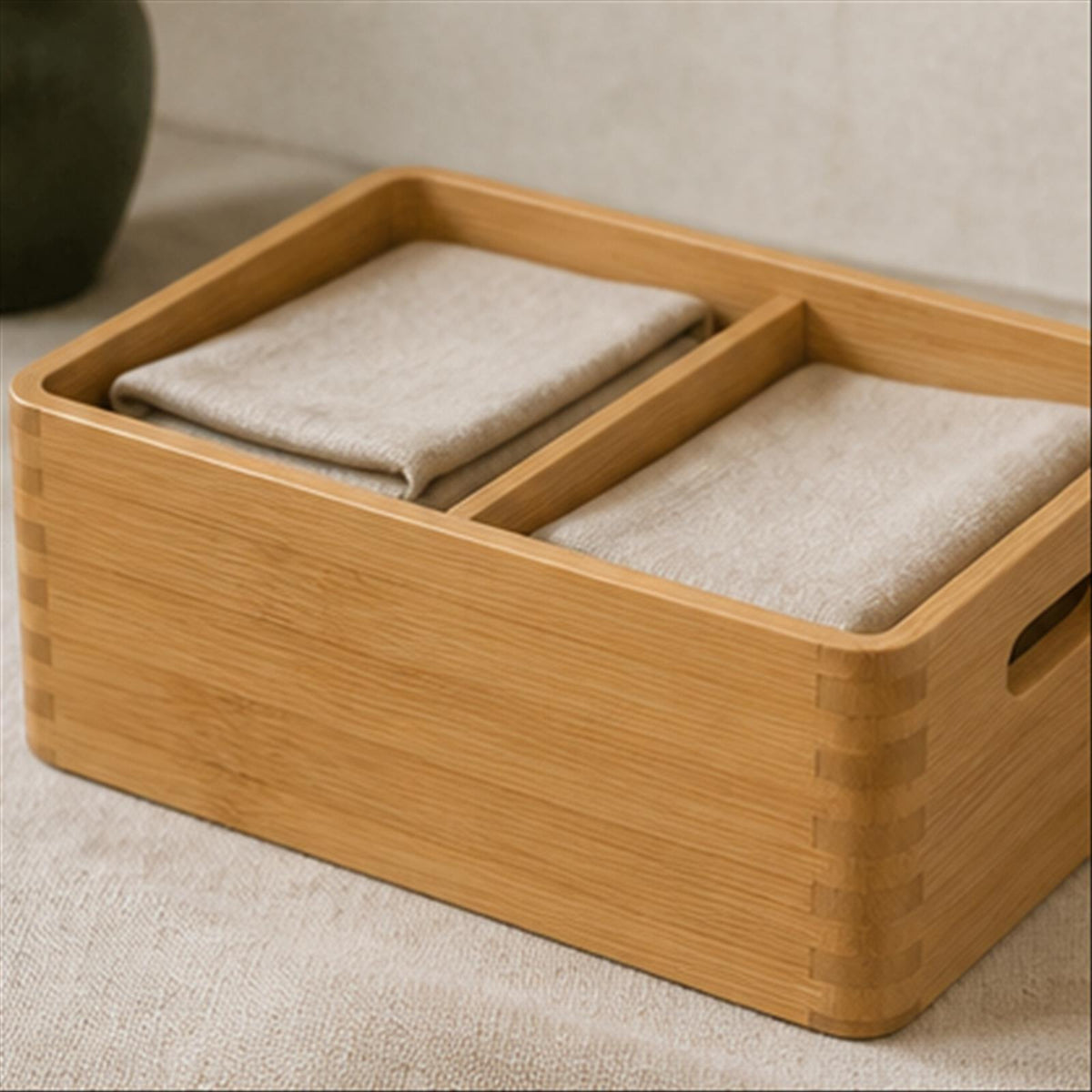 Alder Stack Box interior structure and everyday use