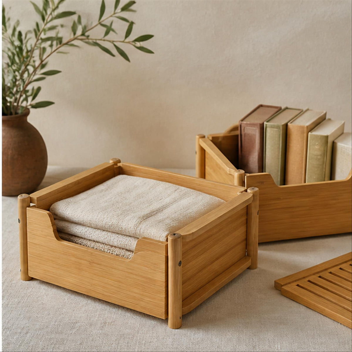 Cove Twin-Level Stack Box interior structure and everyday use
