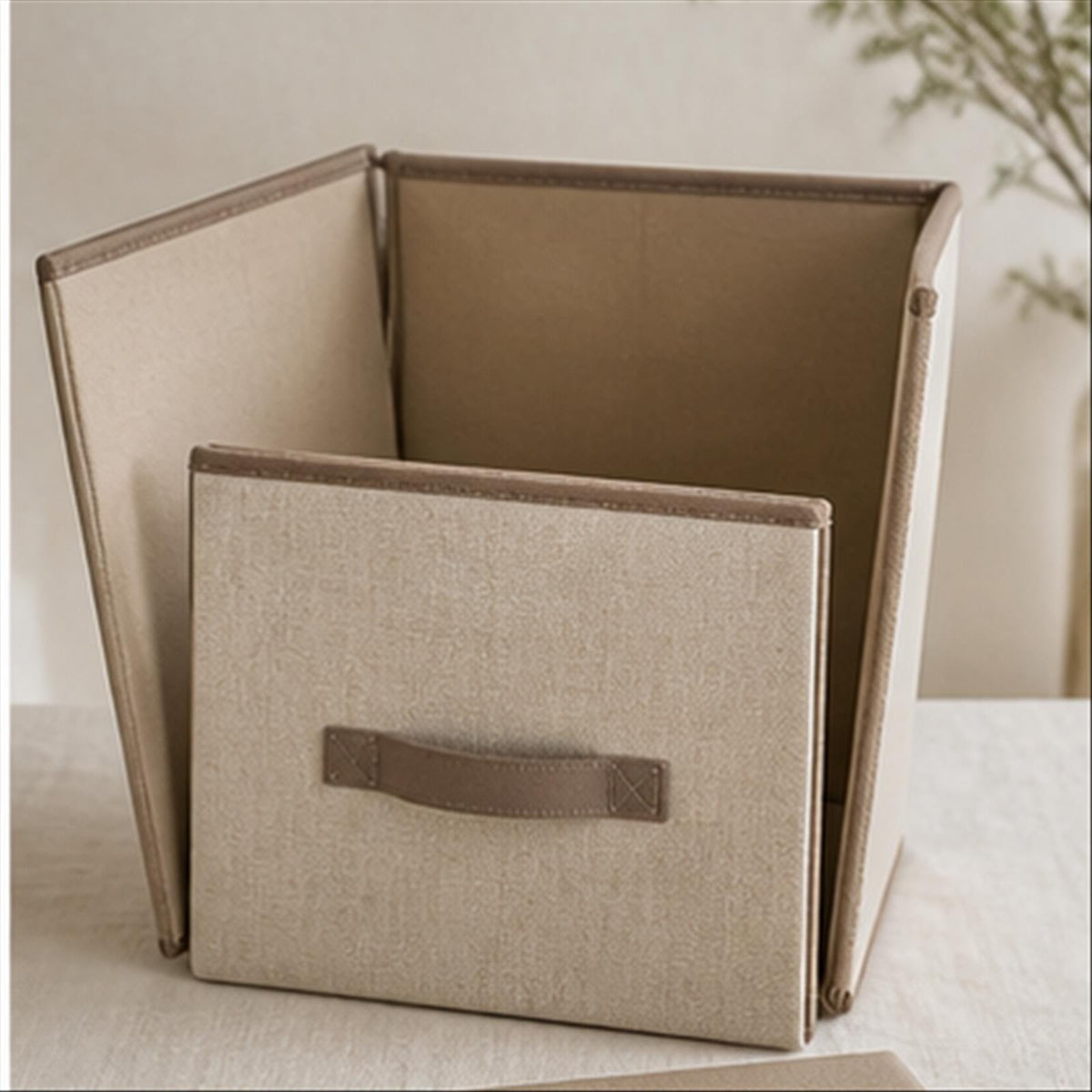 Fold-Flat Linen Cube interior structure and everyday use